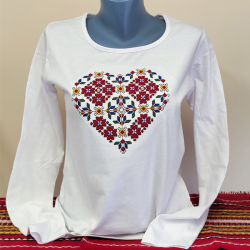 Дамска бяла блуза с бродерия - Сърце