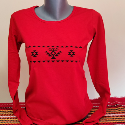 Дамска червена блуза с бродерия - Сърце