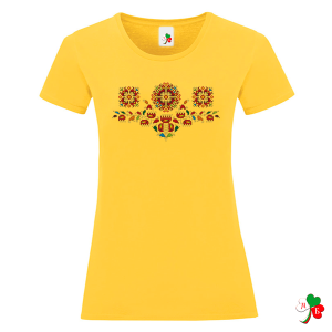 Цветни дамски тениски с народни мотиви- Букет елбетици. 