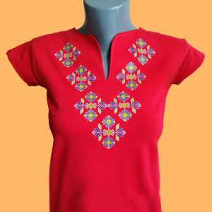 Червена висококачествена  дамска тениска с мотиви на шевици